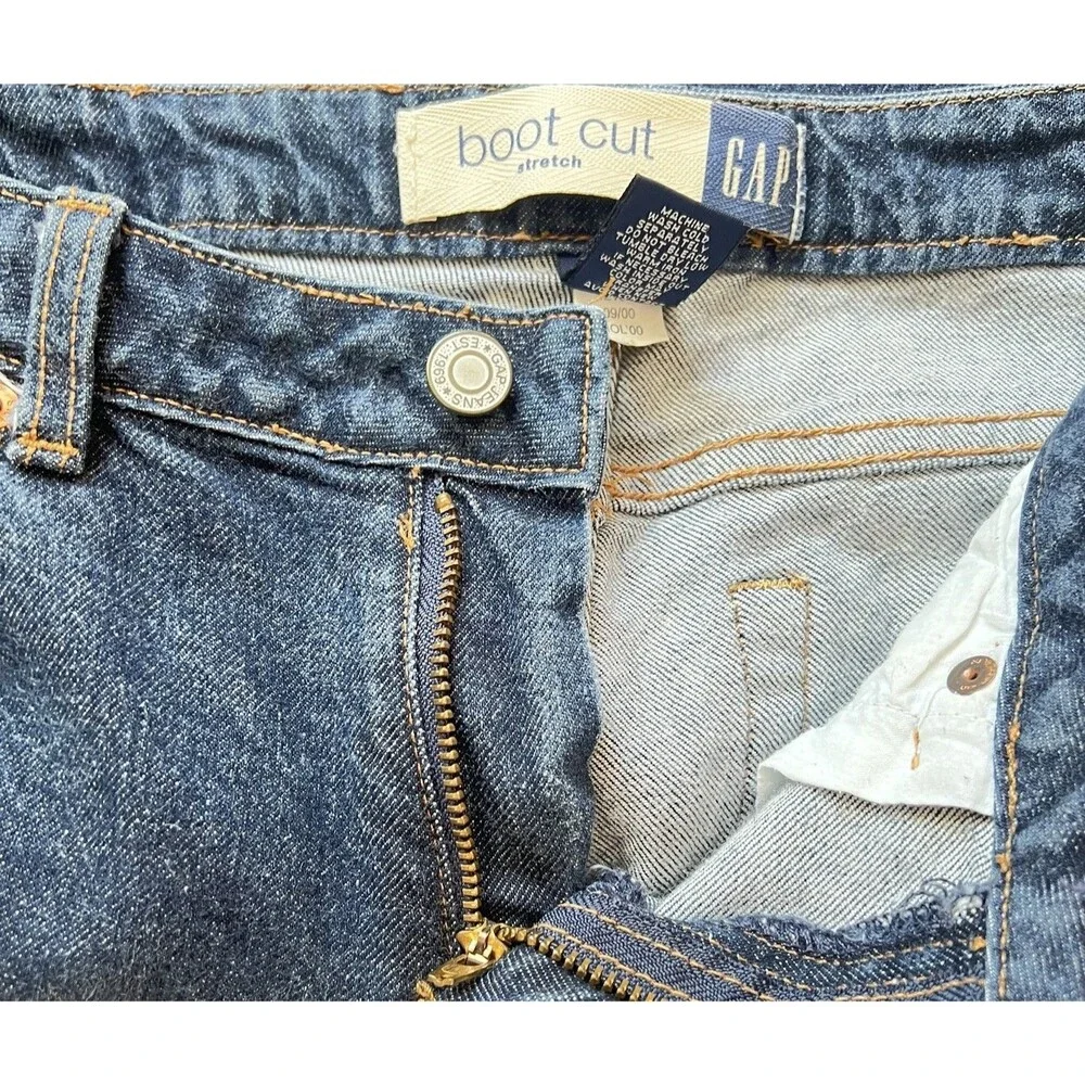 Vtg GAP Jeans Size 2 Boot Cut Capri med wash Blue Denim Stretch Mid Rise Y2K